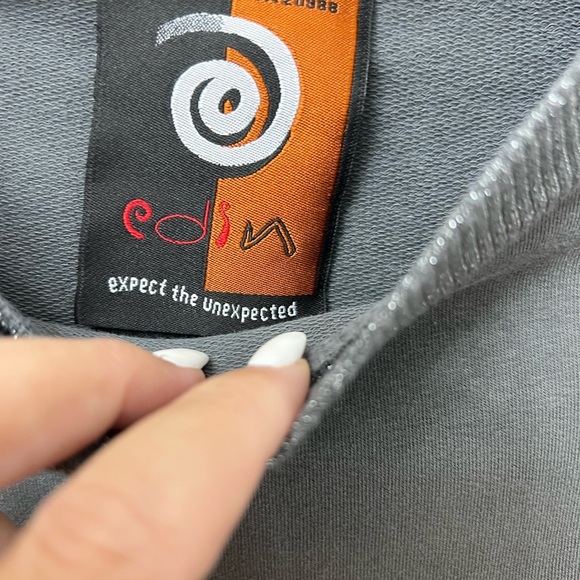 🇮🇹93% cotton-slouchy top with silver gun metal sleeves and trim Xl pit 29” - Picture 4 of 4